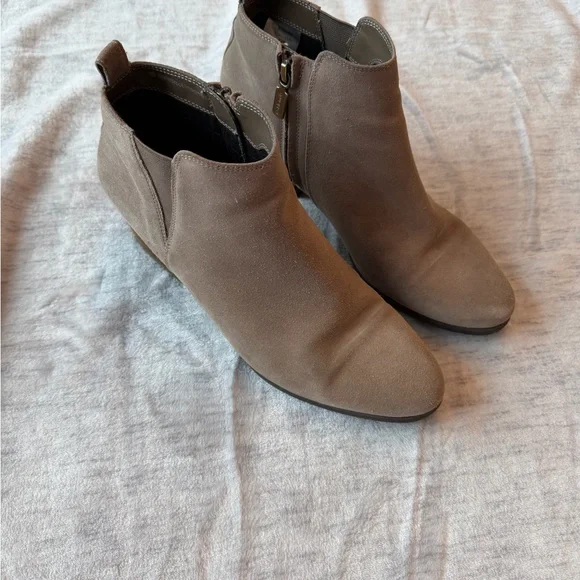 Blondo Women’s Ankle Booties size 9.5 - Picture 2 of 11
